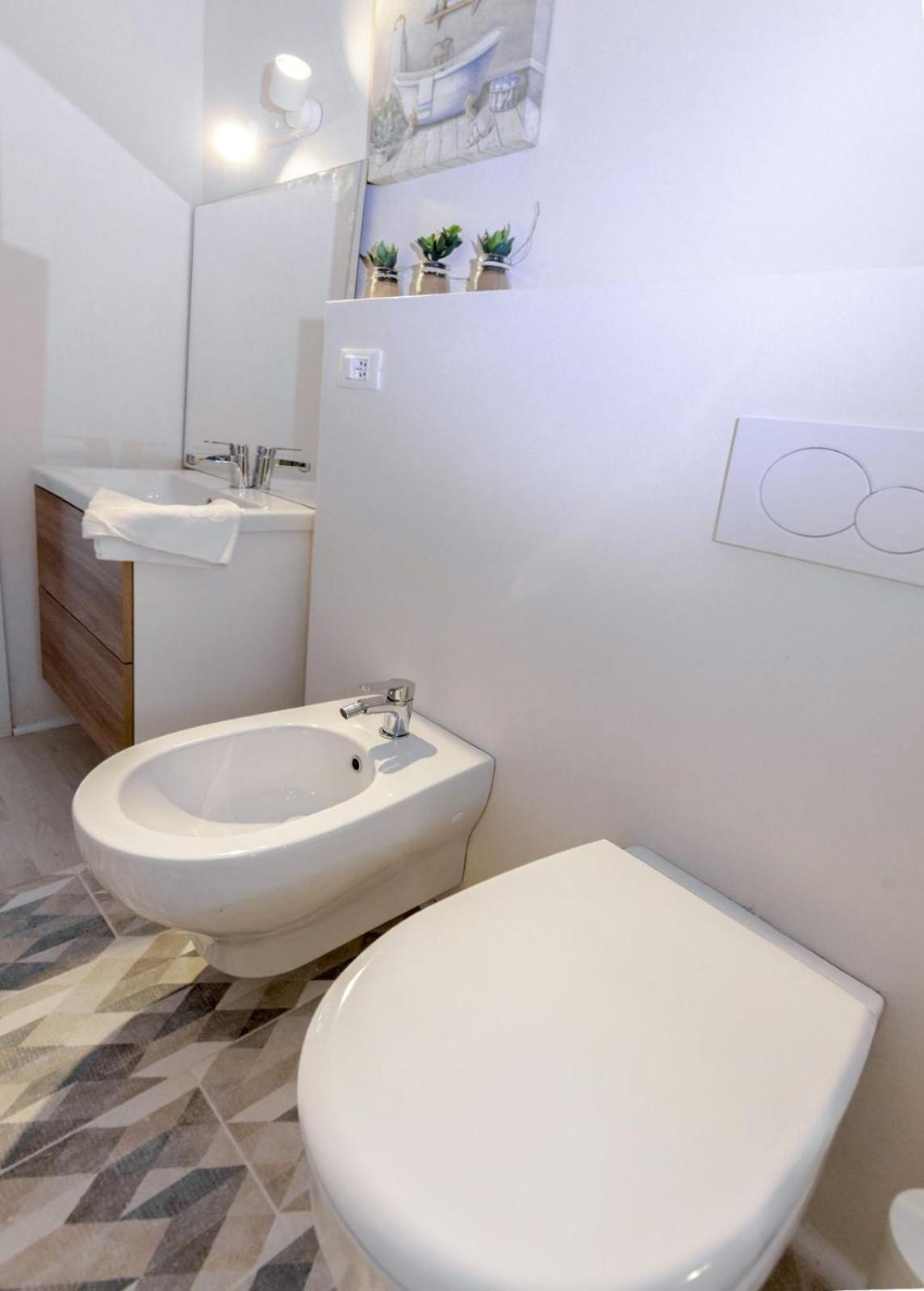 Chez Amelie Apartment ลาสเปเซีย ภายนอก รูปภาพ