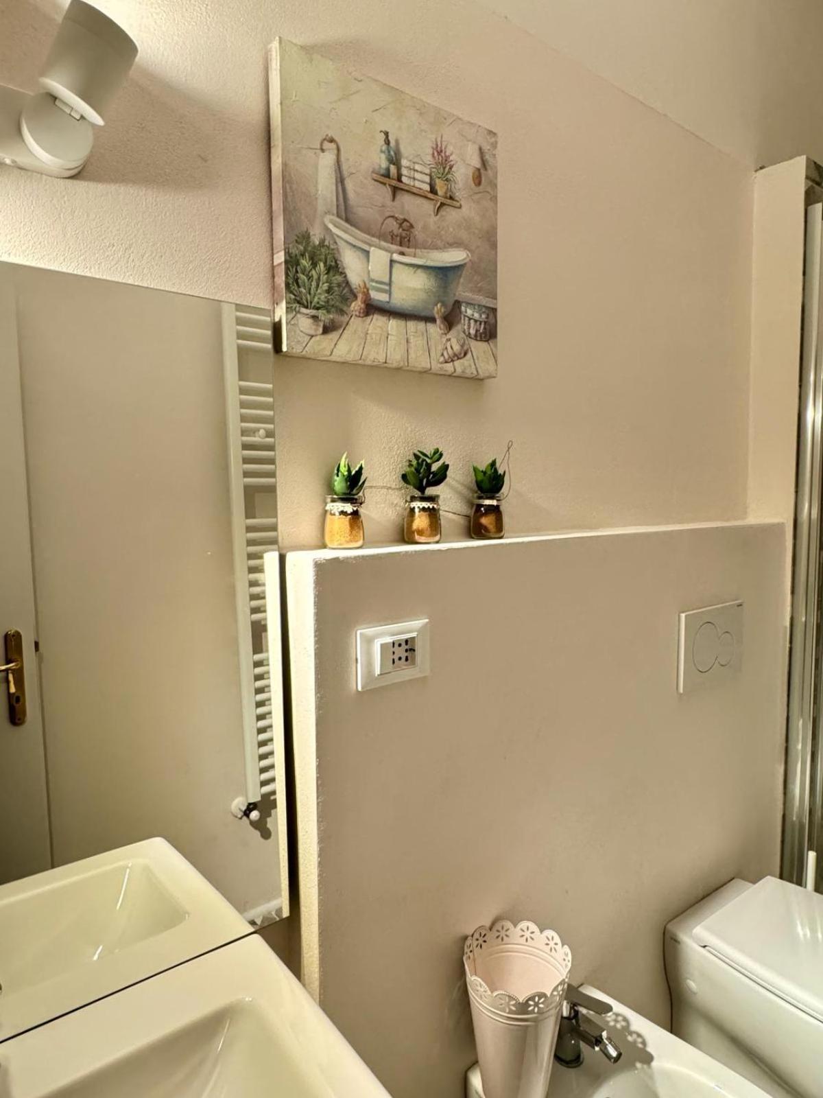Chez Amelie Apartment ลาสเปเซีย ภายนอก รูปภาพ